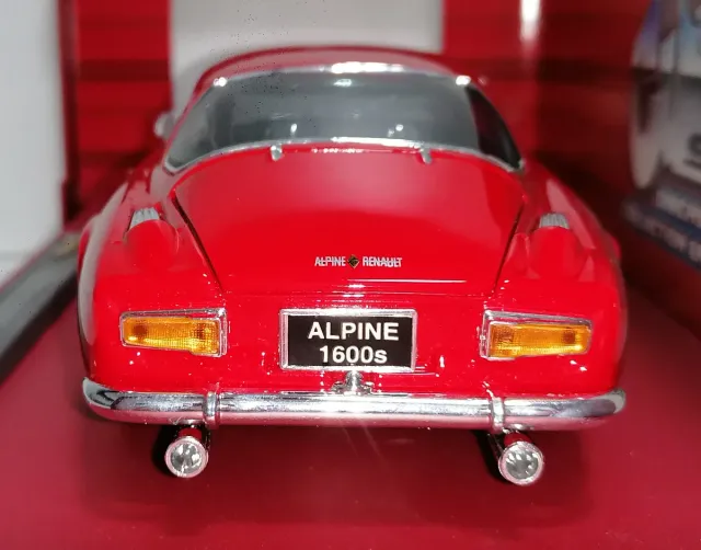 RENAULT ALPINE 1600 ROJO MAISTO CUSTOM ESCALA 1:18
