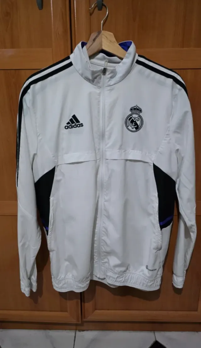 Chaqueta Real Madrid Prepartido 22/23 Adidas