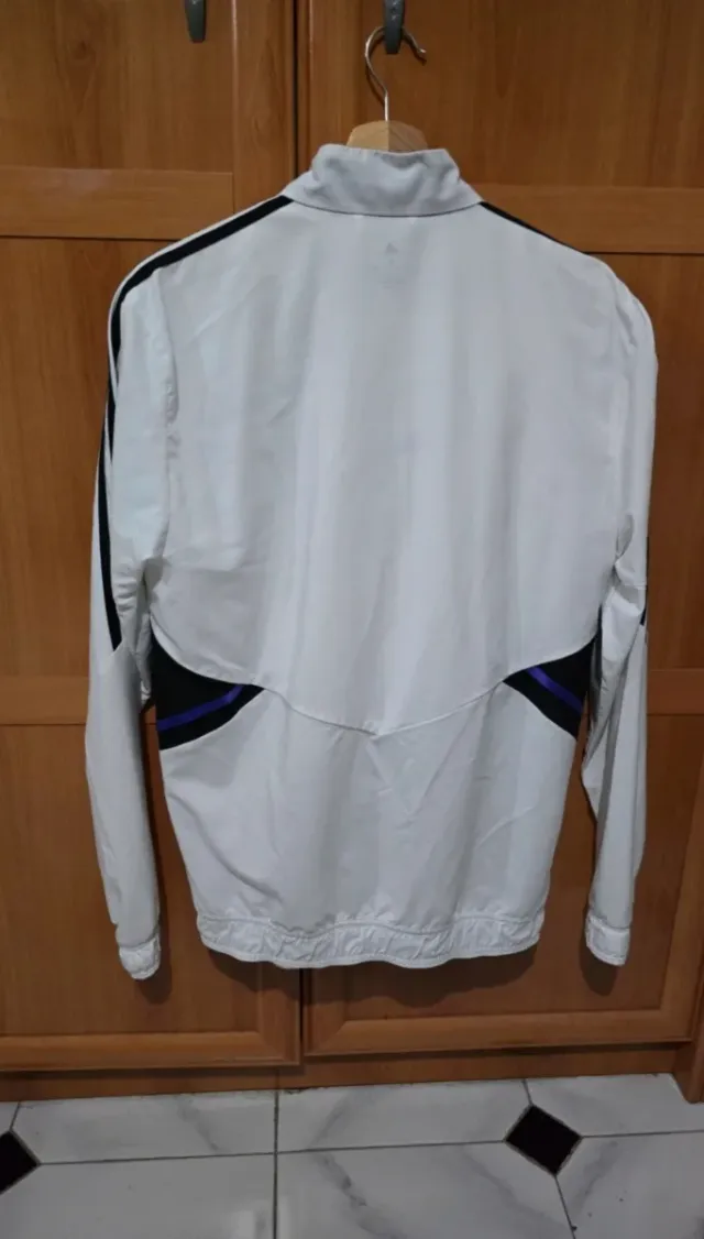 Chaqueta Real Madrid Prepartido 22/23 Adidas