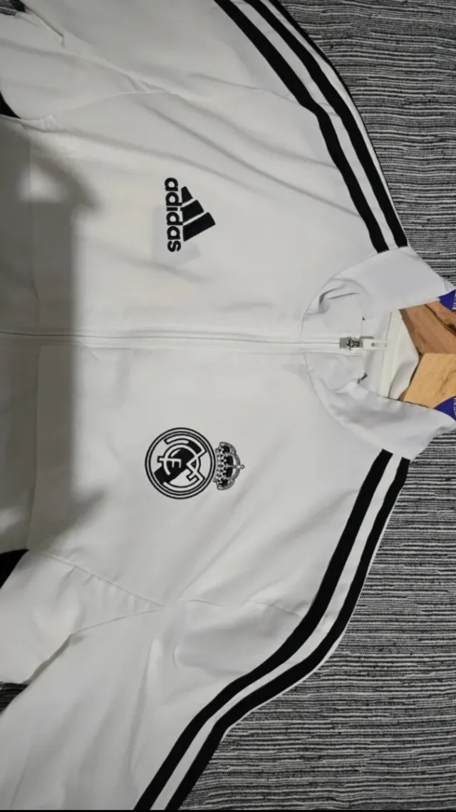 Chaqueta Real Madrid Prepartido 22/23 Adidas