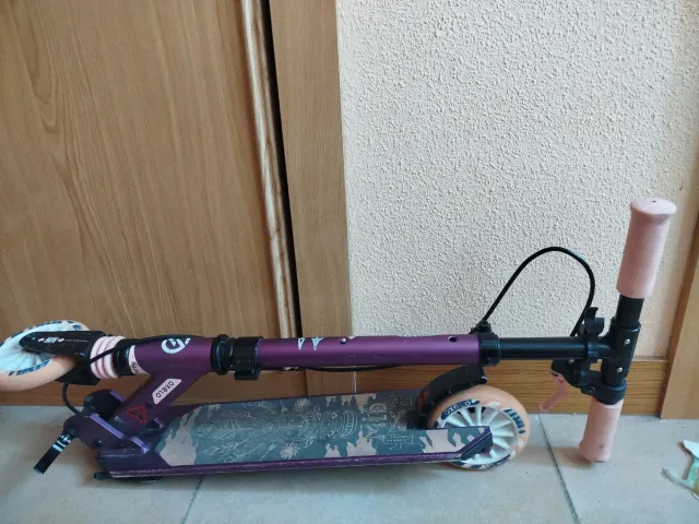 Patinete Oxelo morado