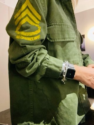 Camisa verde con estampado Woodstock