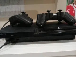 Consola PS3 Slim + 2 Mandos
