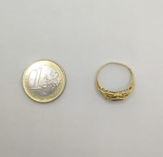 Anillo de oro de 18k con piedra, 2.61 g, T-17.