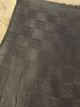 Fular Gucci de Cachemira y Seda.  Nuevo