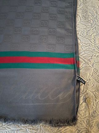 Fular Gucci de Cachemira y Seda.  Nuevo