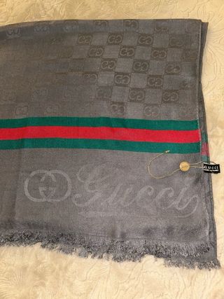 Fular Gucci de Cachemira y Seda.  Nuevo