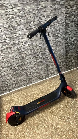 Patinete Eléctrico Red Bull