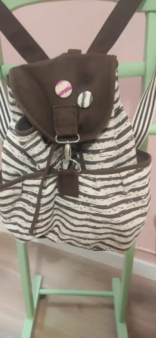 Mochila juvenil rayas marrones y blancas