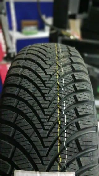 175/65 R14 82T KUMHO SOLUS 4S HA32