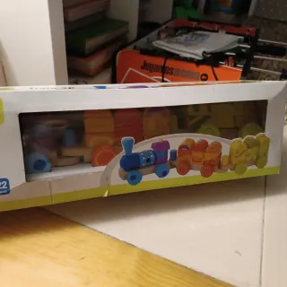 Juego apilable Playskool León y tren de madera