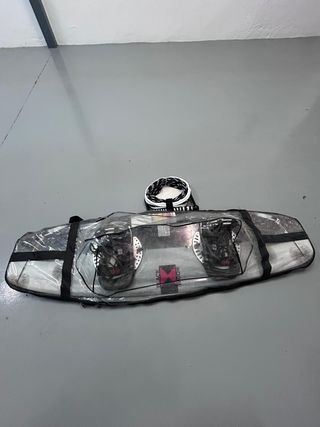 Tabla de skateboard Black Widow con funda