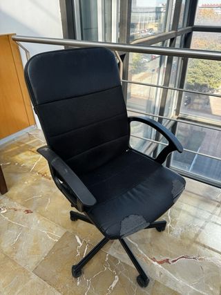 2 Sillas de oficina negras ergonómicas