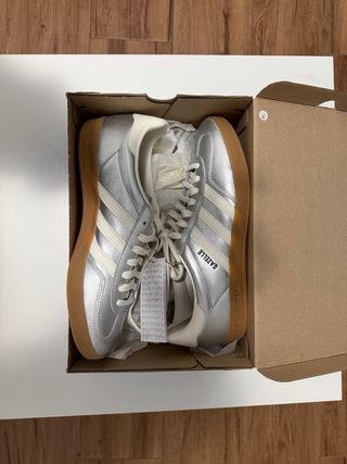 Adidas Gazelle Plata y Blanco