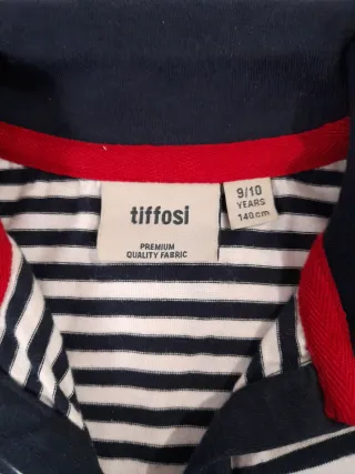 T-shirt menina às riscas com âncora