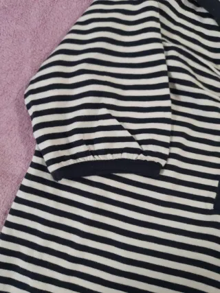 T-shirt menina às riscas com âncora