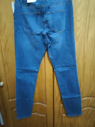 Pantalones vaqueros H&M nuevos Talla 44