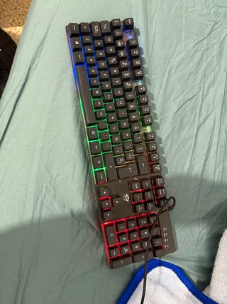 teclado con ratón gaming