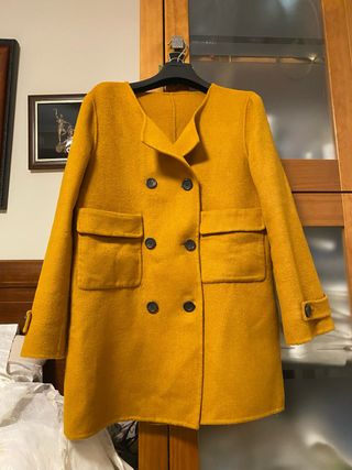 Abrigo corto Zara amarillo