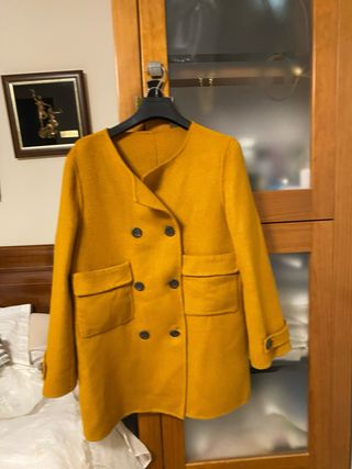 Abrigo corto Zara amarillo