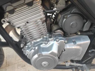 Honda CB 500 Negra con Baúl y cúpula