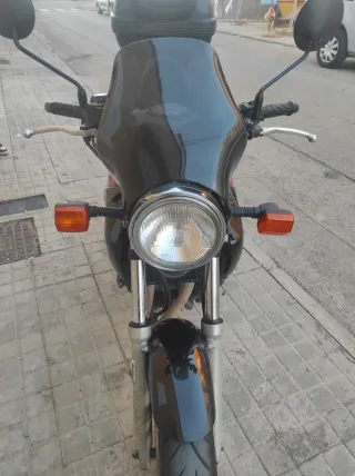 Honda CB 500 Negra con Baúl y cúpula