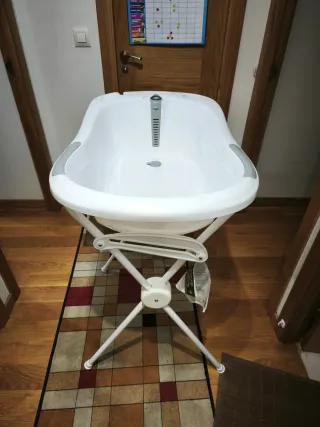 Bañera para bebé con soporte