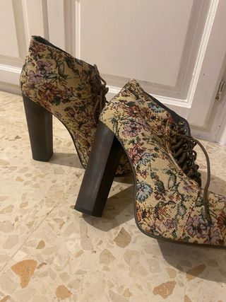 Botines vintage con plataforma y cordones