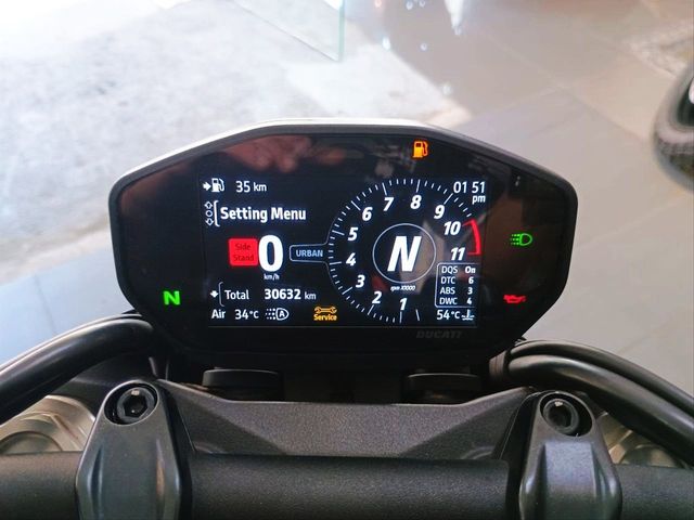 Ducati Monster 937 2022