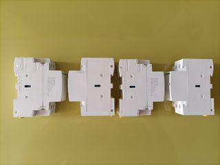 4 Contactores Schneider ICT 40A 250V NA