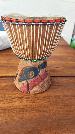 Djembe tamburo artigianale