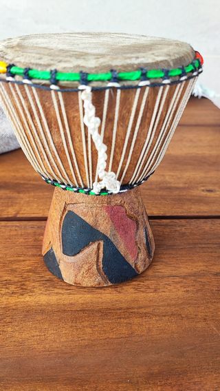 Djembe tamburo artigianale