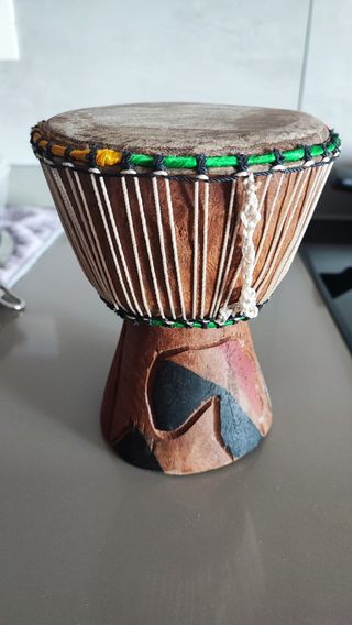 Djembe tamburo artigianale