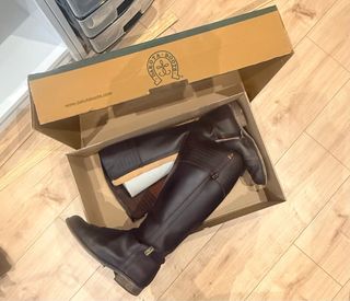 Botas Marrones piel encerada.