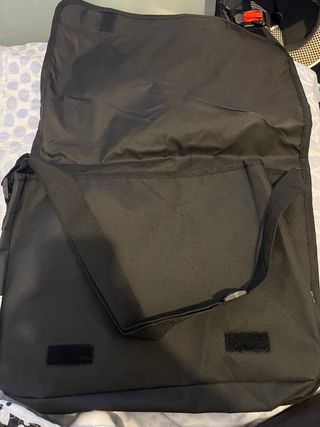 Funda portátil o tablet negra