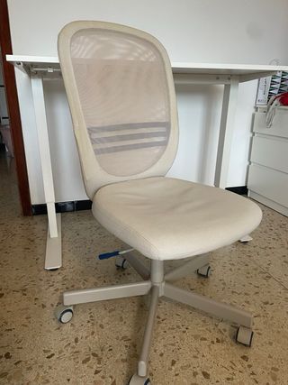 Escritorio Ikea regulable + Silla Ikea
