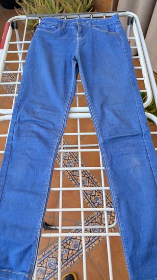 Pantalón pitillo azul elástico
