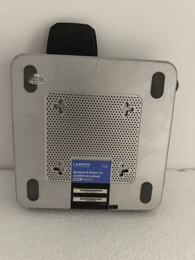 Router Linksys WRT54G3G-EM + mini rack