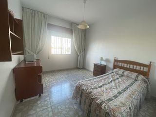 PARTICULAR Casa en Berja sobre local con terraza