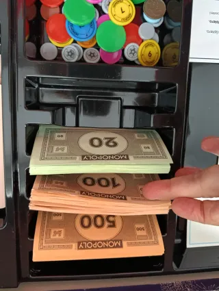 Monopoly Edición Mundial Here & Now