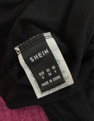 Top manica lunga con stampa scheletro