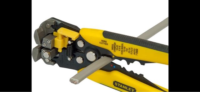 Alicate Pelacables Stanley FatMax FMHTO-96230