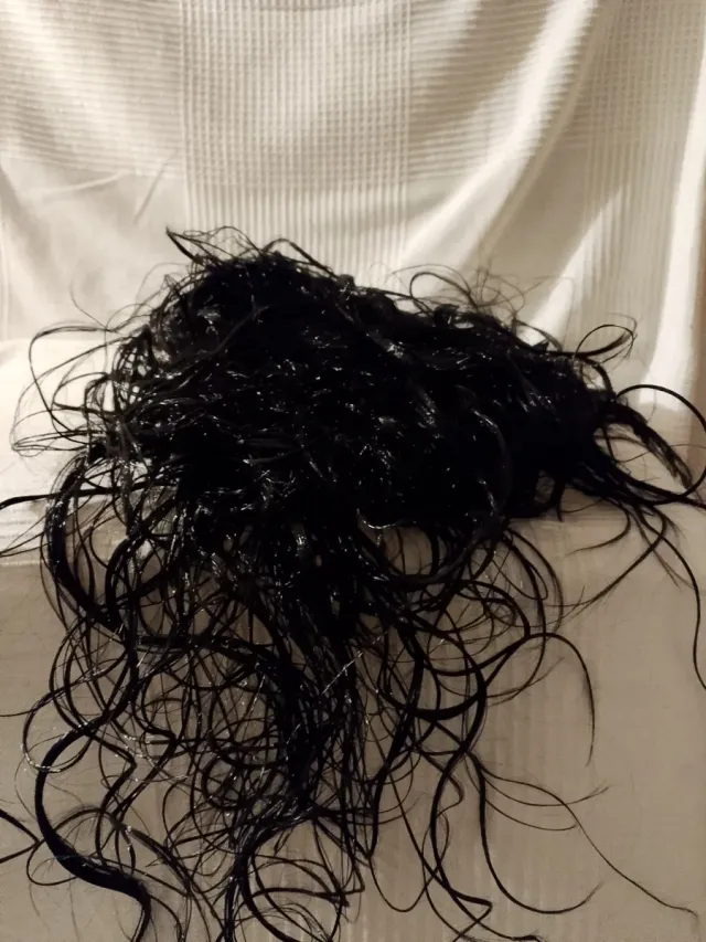 Lote pelucas y gorros disfraz