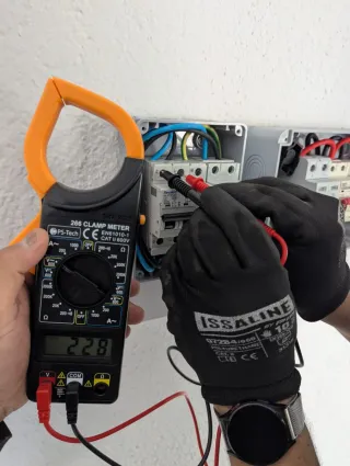 Electricista de baja tención