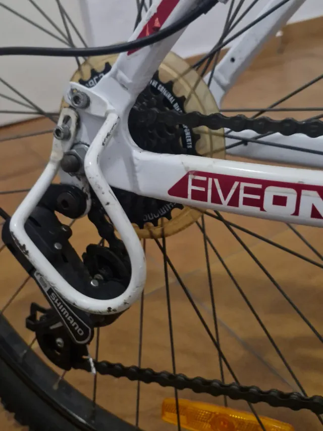 Bicicleta Rockrider Blanca y Roja