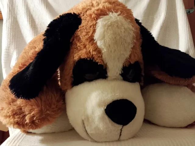 Peluche perro gigante marrón y blanco
