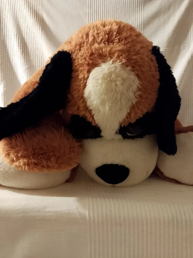 Peluche perro gigante marrón y blanco