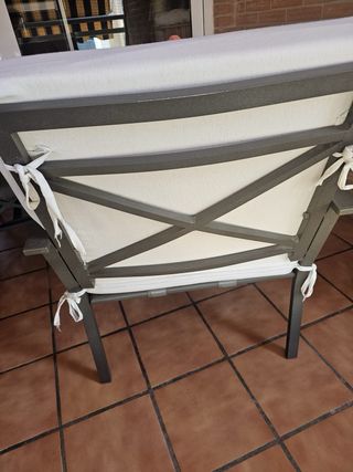 Mesa, 2 sillones de terraza y sofá 2 plazas