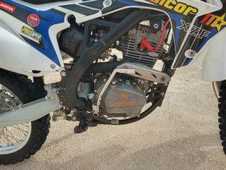 MALCOR XZF 250 - Moto de cross