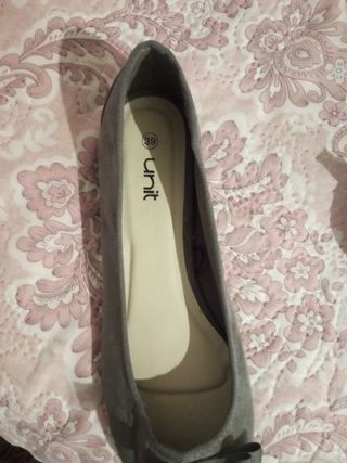 Zapatos planos grises Unit con lazo